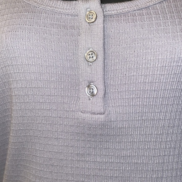Forever 21 Women's Gray Button-Front Top❤️ - Picture 3 of 4